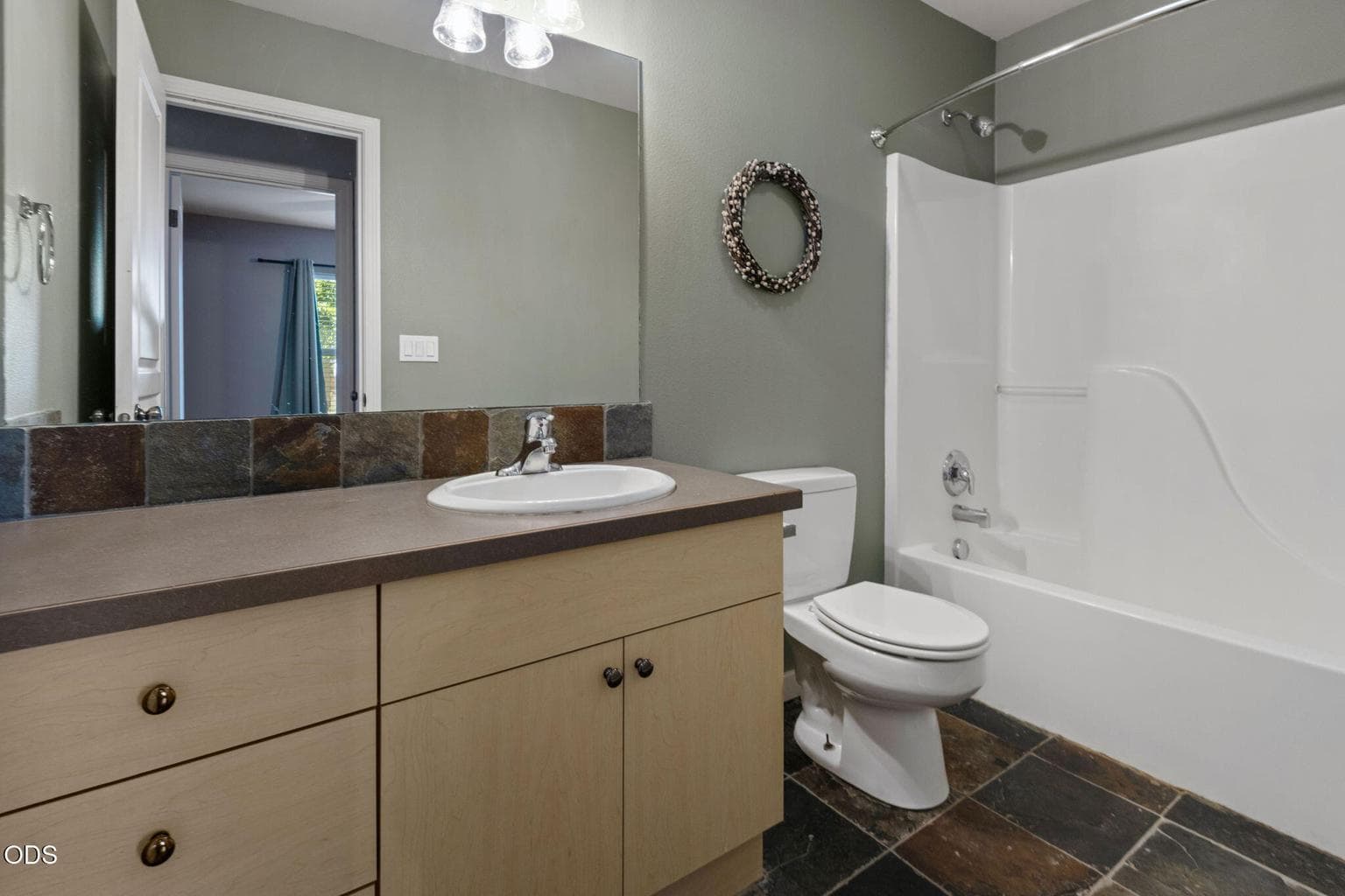 2nd Bathroom