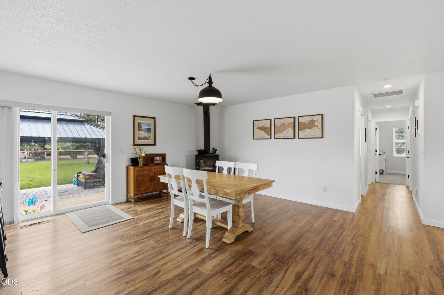 Photo of 4444 NE 40th Street 11 of 33