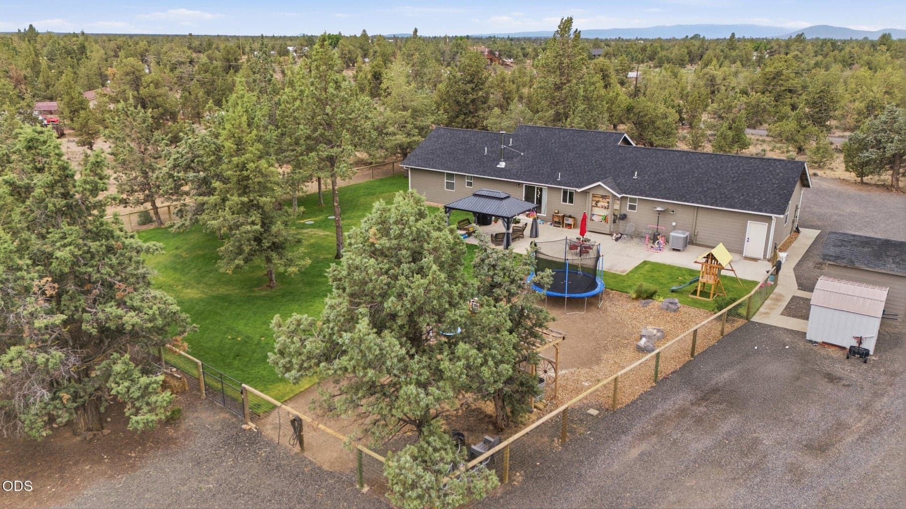 Photo of 4444 NE 40th Street 23 of 33