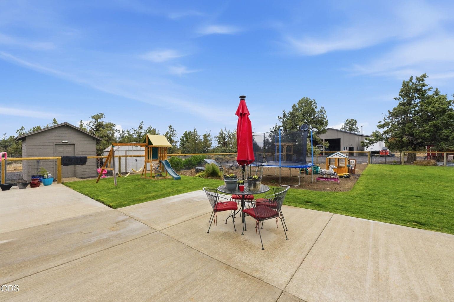 Photo of 4444 NE 40th Street 25 of 33