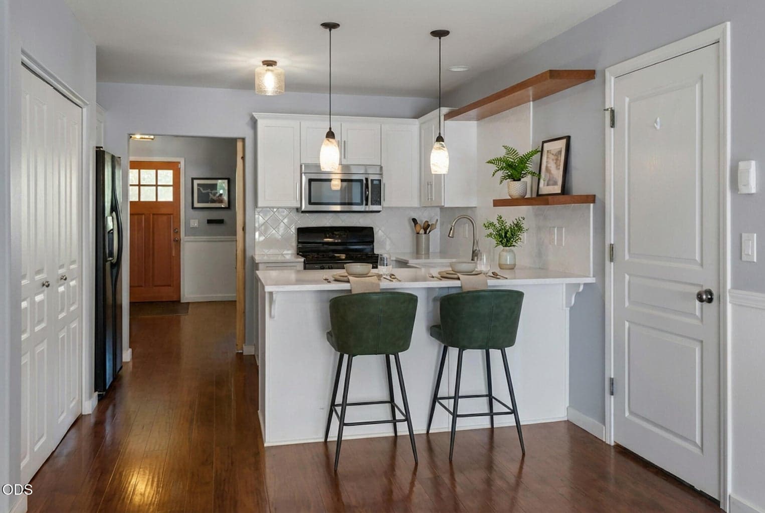 Photo of 21370 Pecoraro 5 of 25