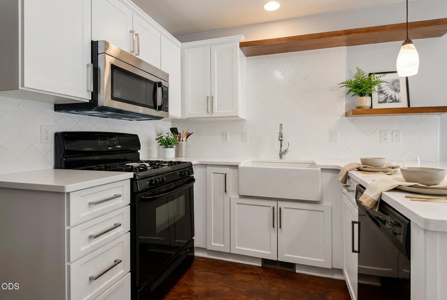Photo of 21370 Pecoraro 5 of 25
