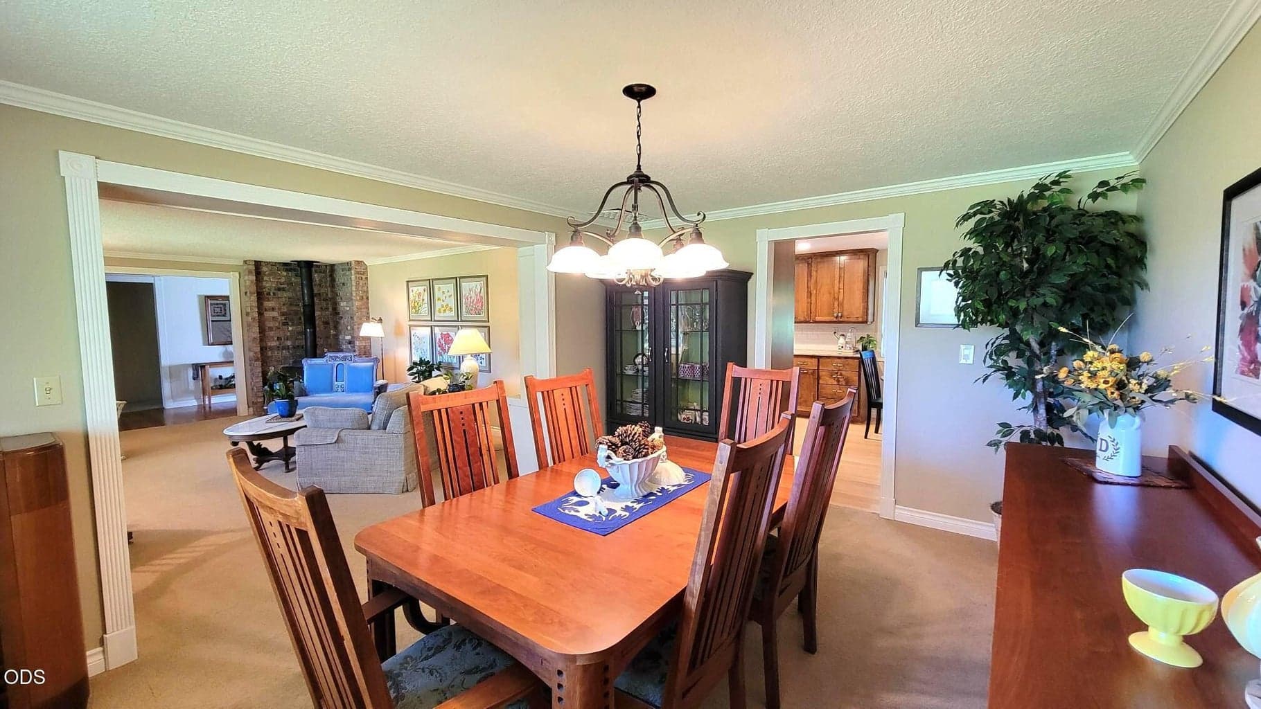 Photo of 2384 NE Sunrise Lane 6 of 50