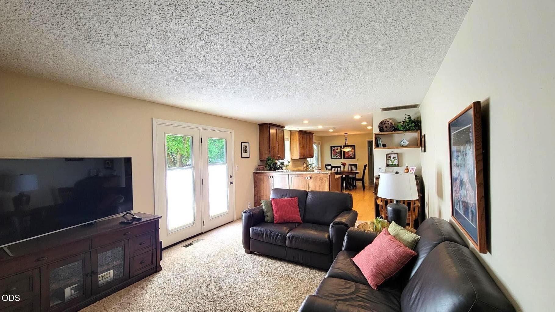Photo of 2384 NE Sunrise Lane 14 of 50