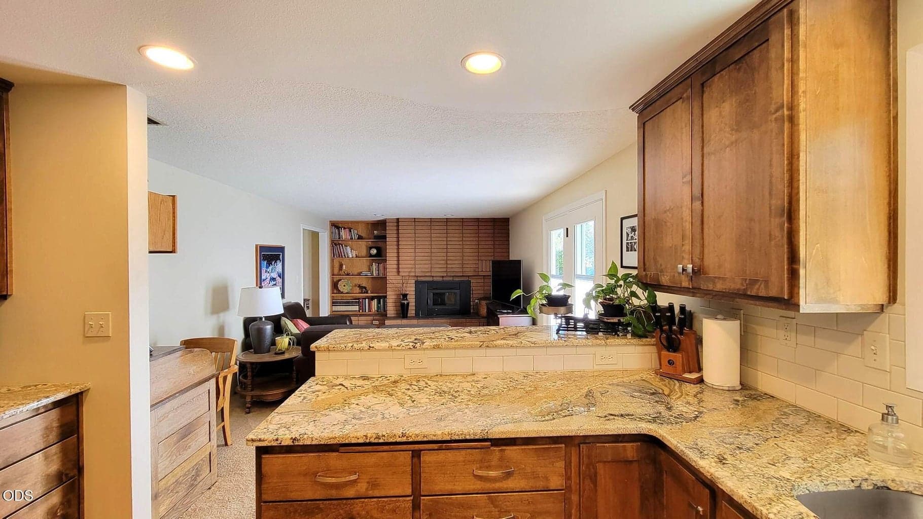 Photo of 2384 NE Sunrise Lane 13 of 50
