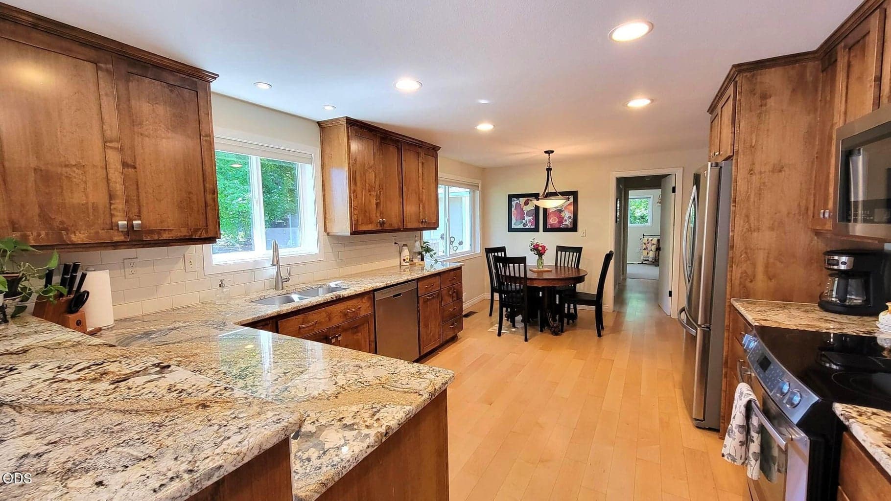 Photo of 2384 NE Sunrise Lane 8 of 50