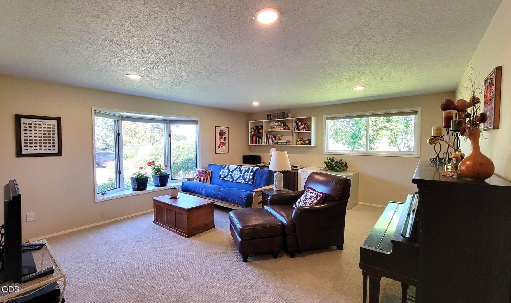 Photo of 2384 NE Sunrise Lane 26 of 50