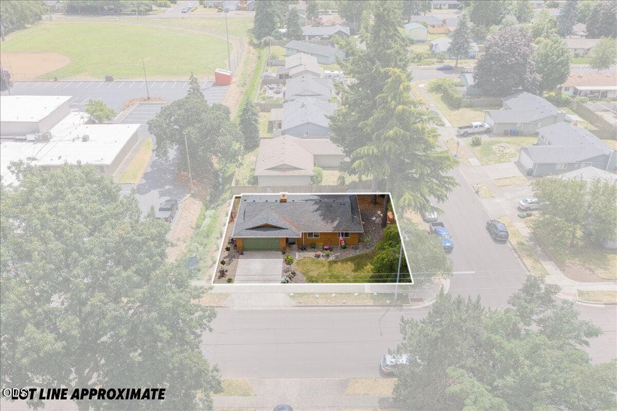 Photo of 1130 Baxter 3 of 33