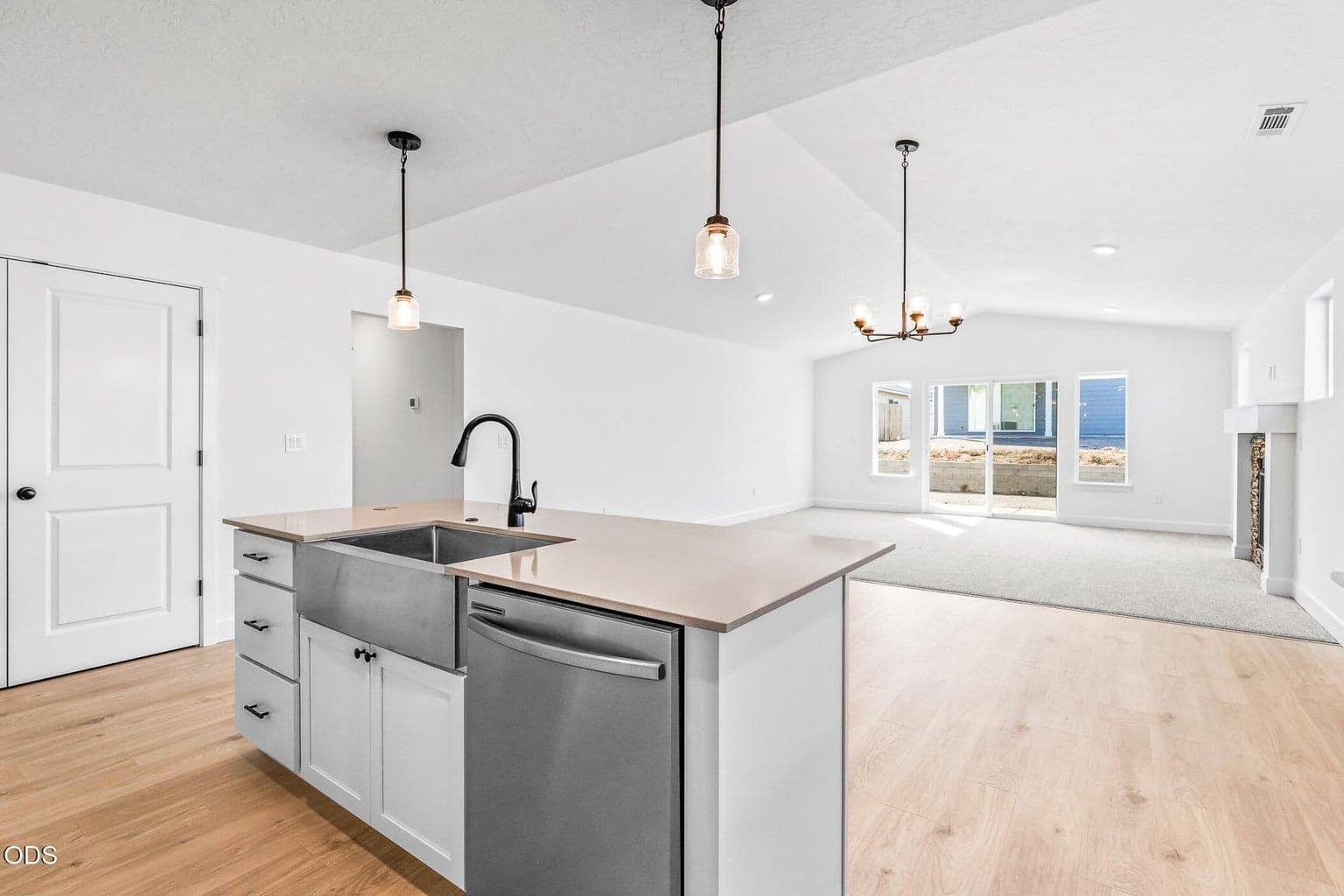 Photo of 1188 NW Fairway Road 18 of 24