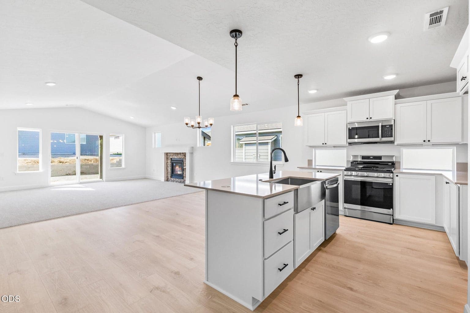 Photo of 1188 NW Fairway Road 19 of 24