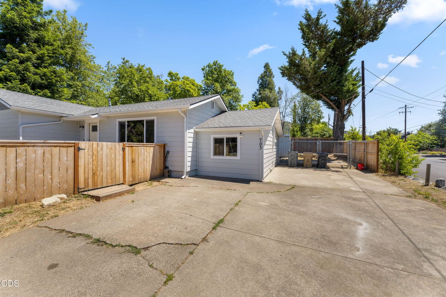 Photo of 703 10th 4 of 29