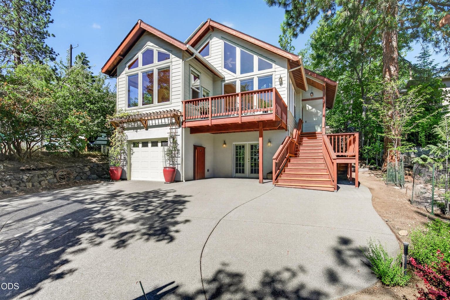 Photo of 307 Hillcrest 1 of 40