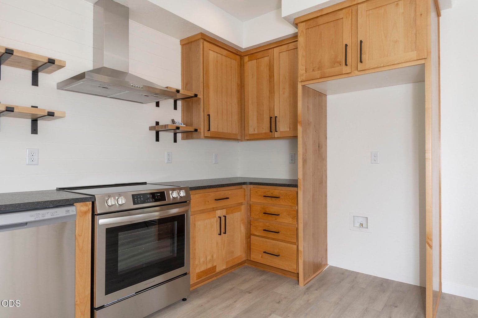 Photo of 1310 Conklin 5 of 24