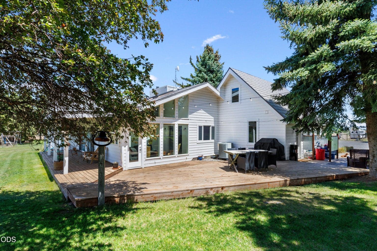 Photo of 66300 White Rock 4 of 79
