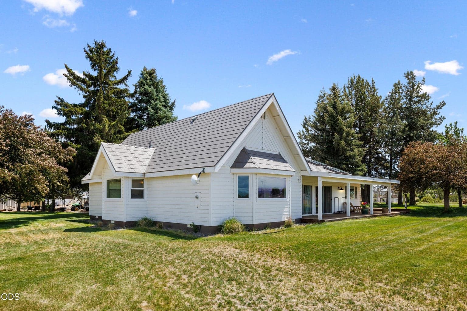 Photo of 66300 White Rock 5 of 79