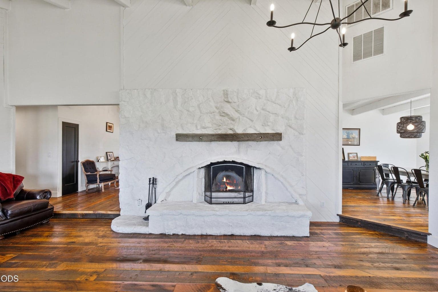 Photo of 66300 White Rock 2 of 44