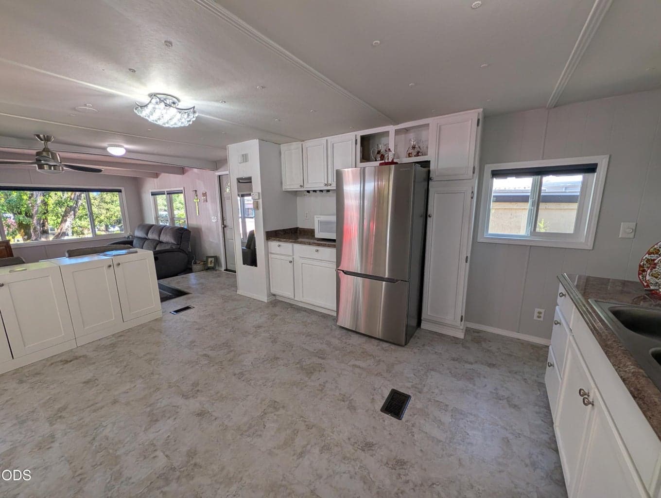 Photo of 1055 5th 2 of 19
