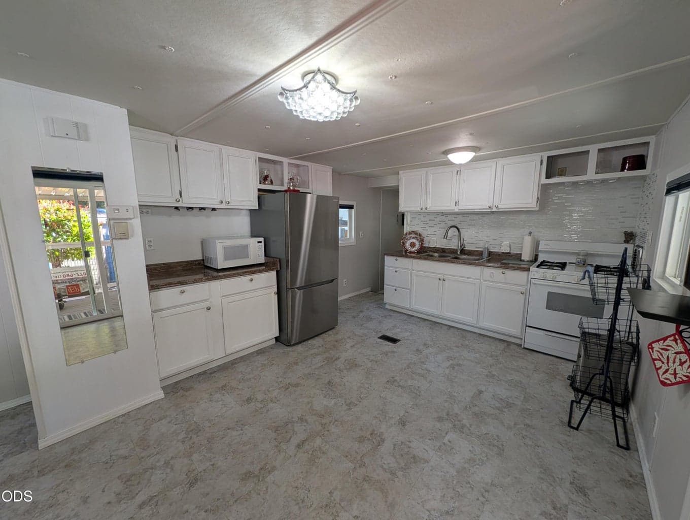 Photo of 1055 5th 3 of 19