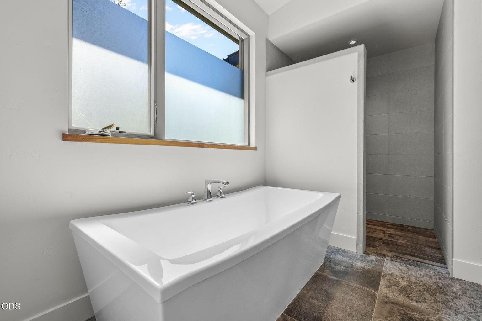 Soaking tub and walk-in shower