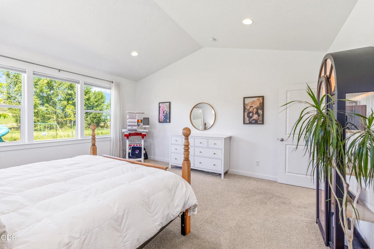 Photo of 2467 NE Sunset View Lane 15 of 42