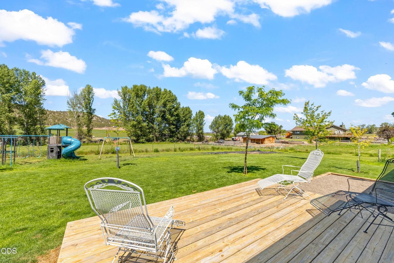 Photo of 2467 NE Sunset View Lane 30 of 42