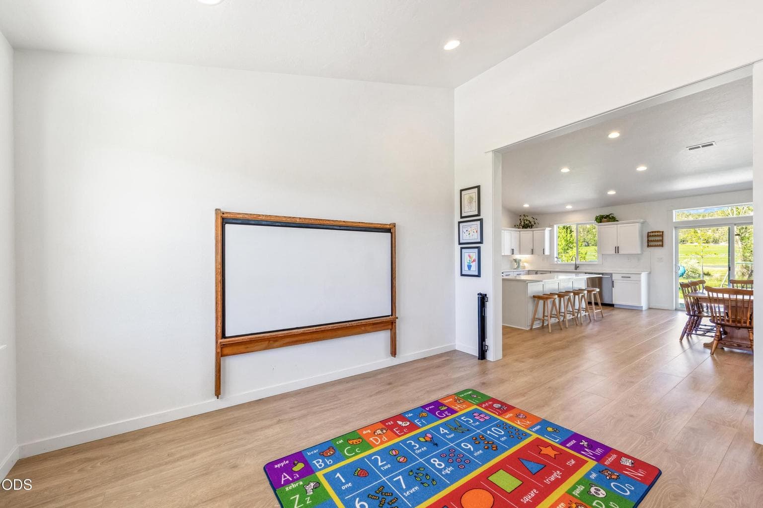 Photo of 2467 NE Sunset View Lane 13 of 42