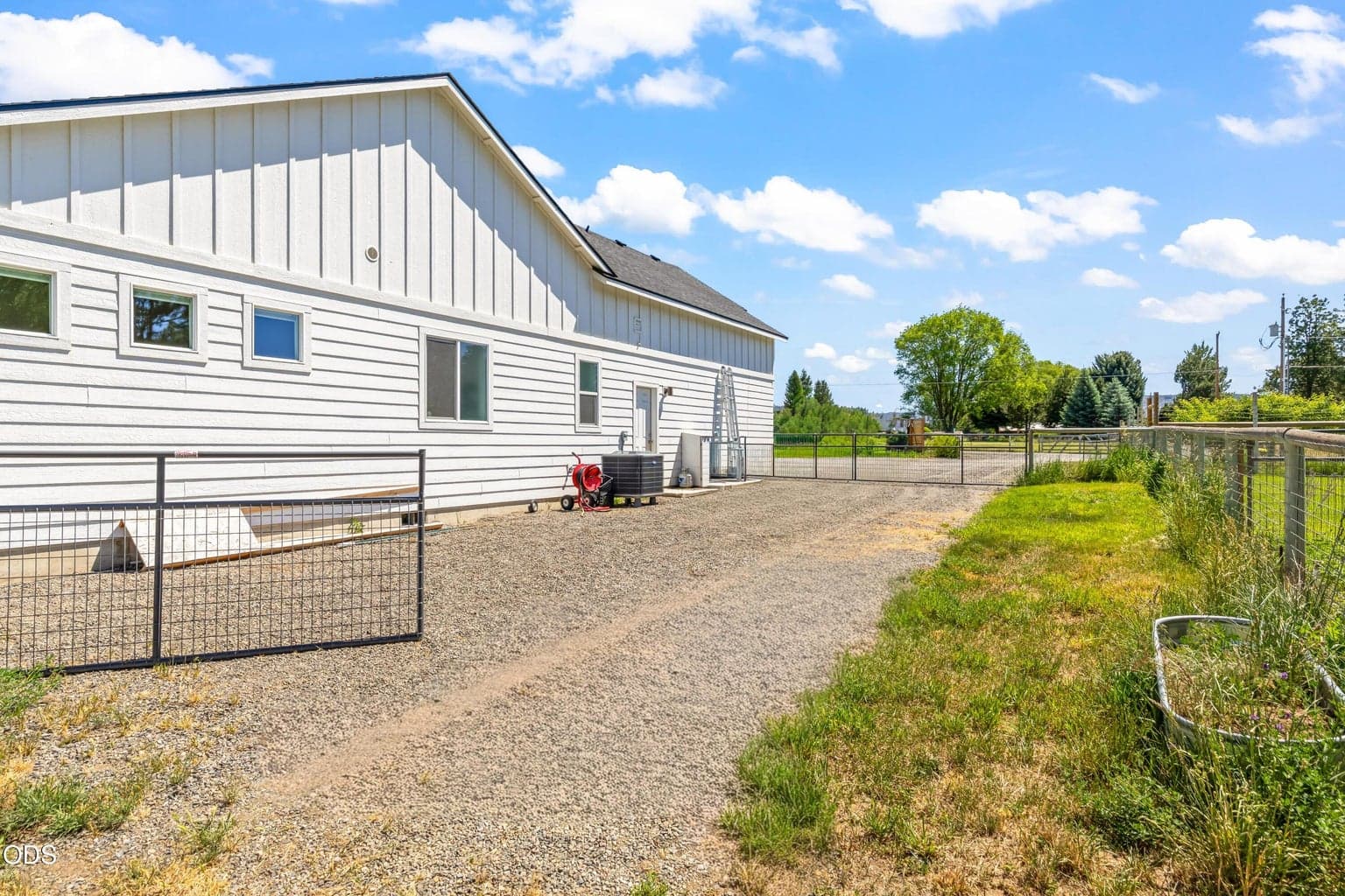 Photo of 2467 NE Sunset View Lane 36 of 42