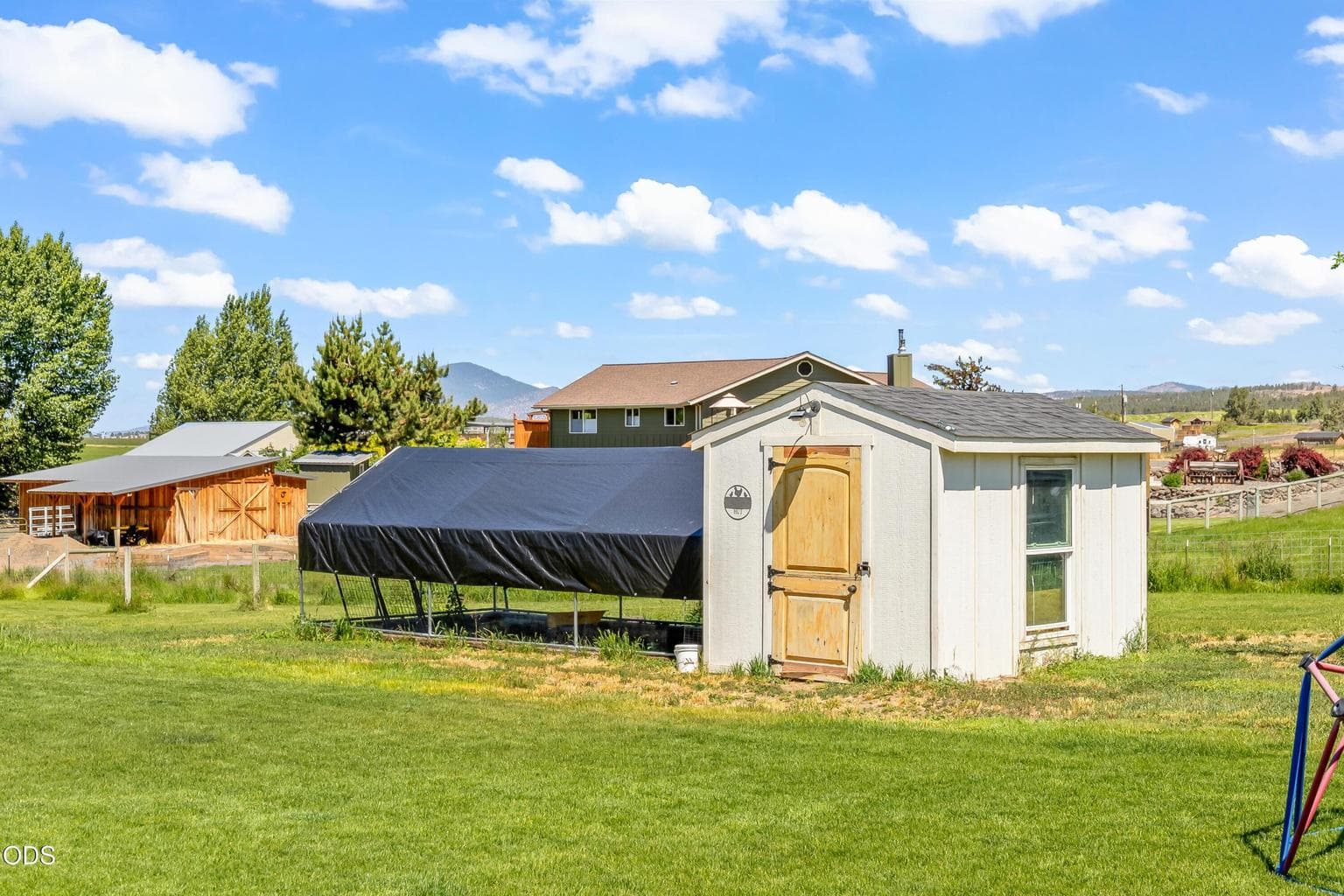 Photo of 2467 NE Sunset View Lane 33 of 42