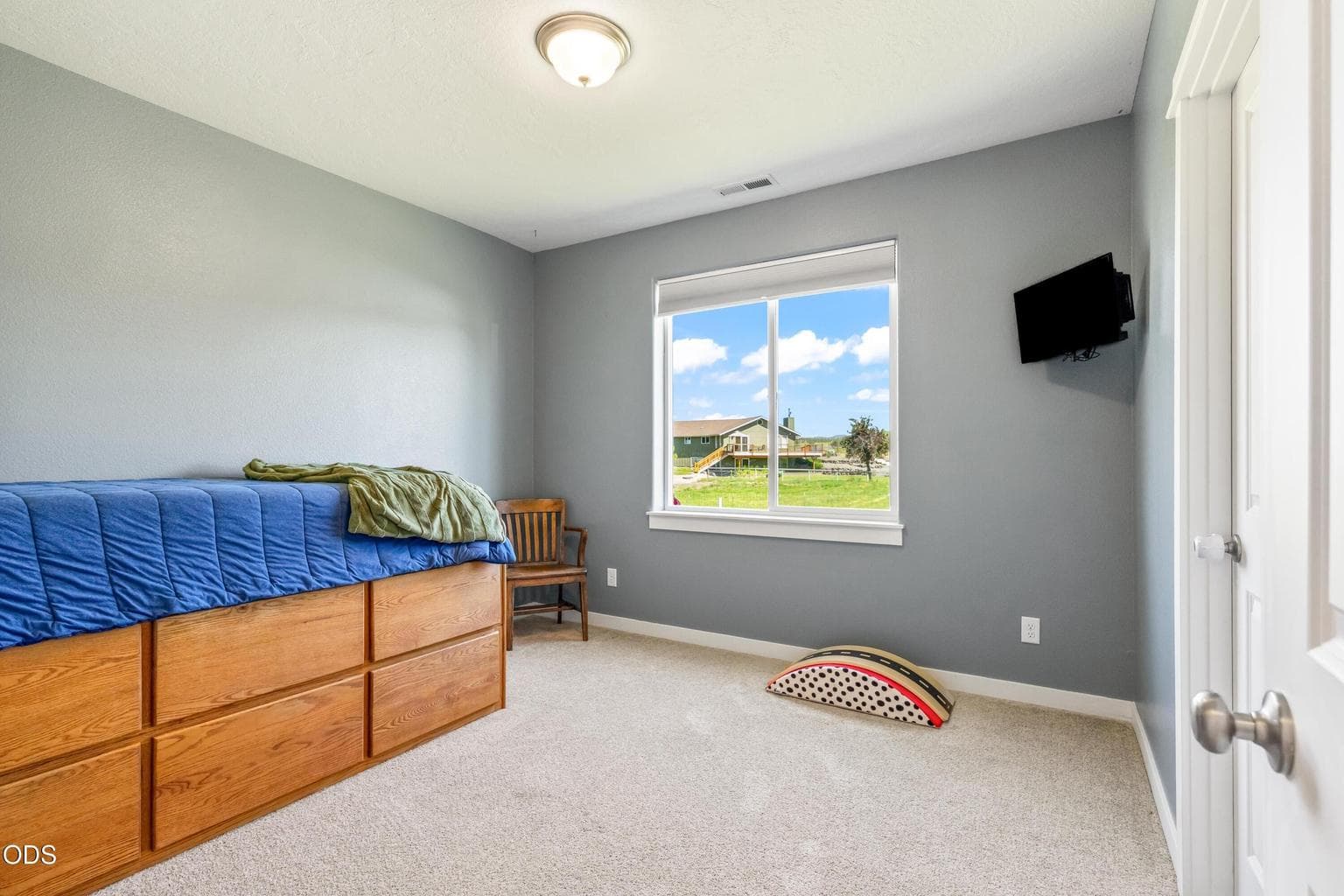 Photo of 2467 NE Sunset View Lane 25 of 42