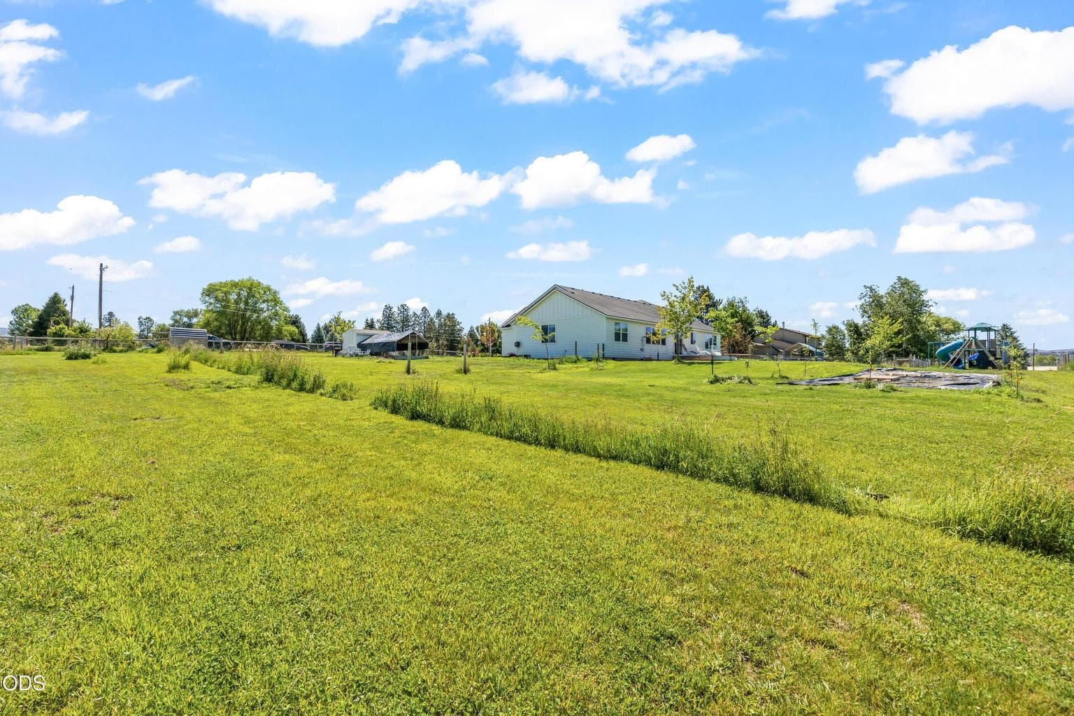 Photo of 2467 NE Sunset View Lane 32 of 42