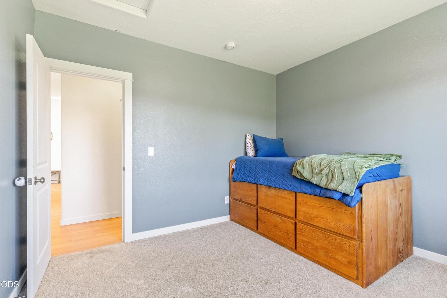 Photo of 2467 NE Sunset View Lane 24 of 42
