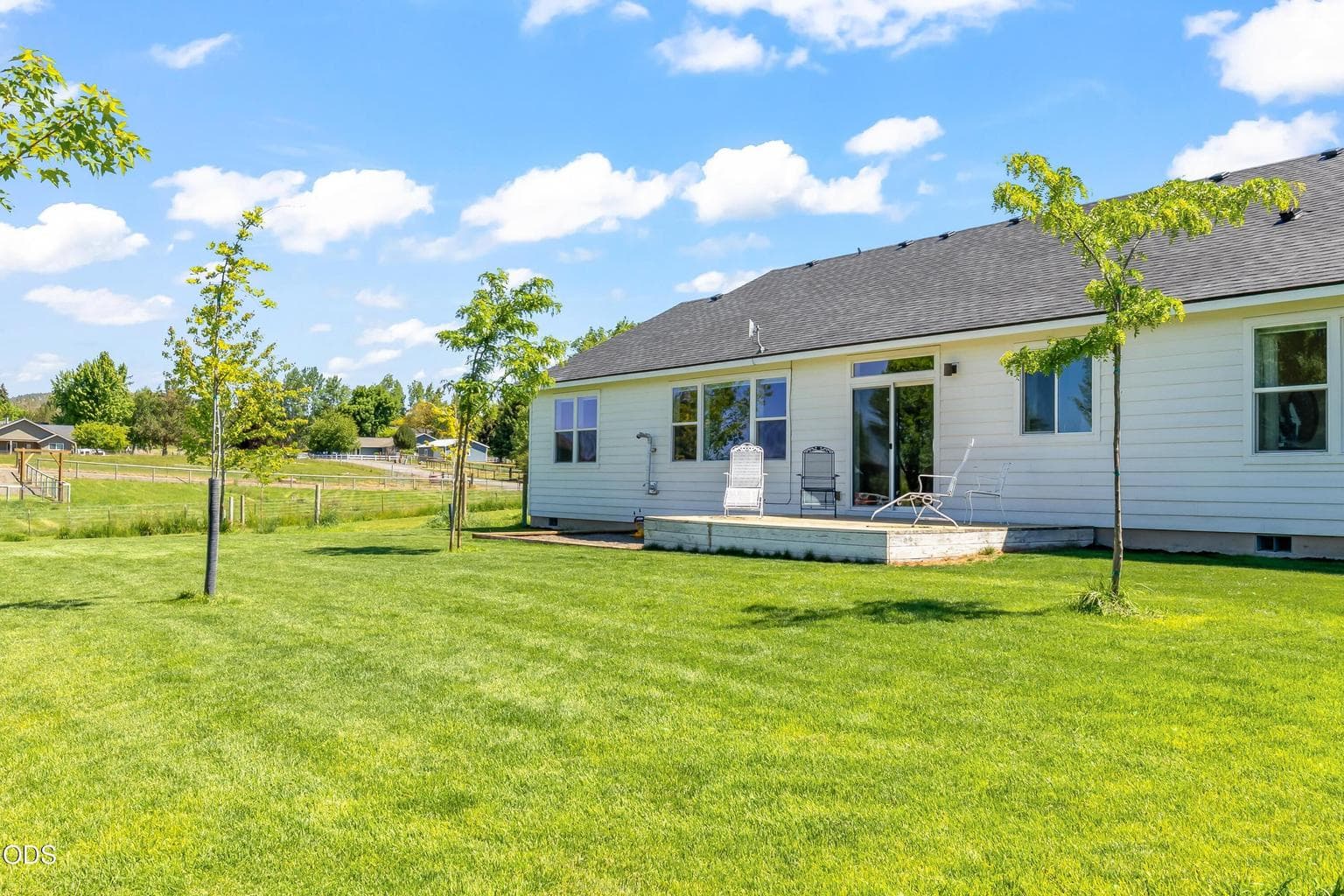 Photo of 2467 NE Sunset View Lane 31 of 42