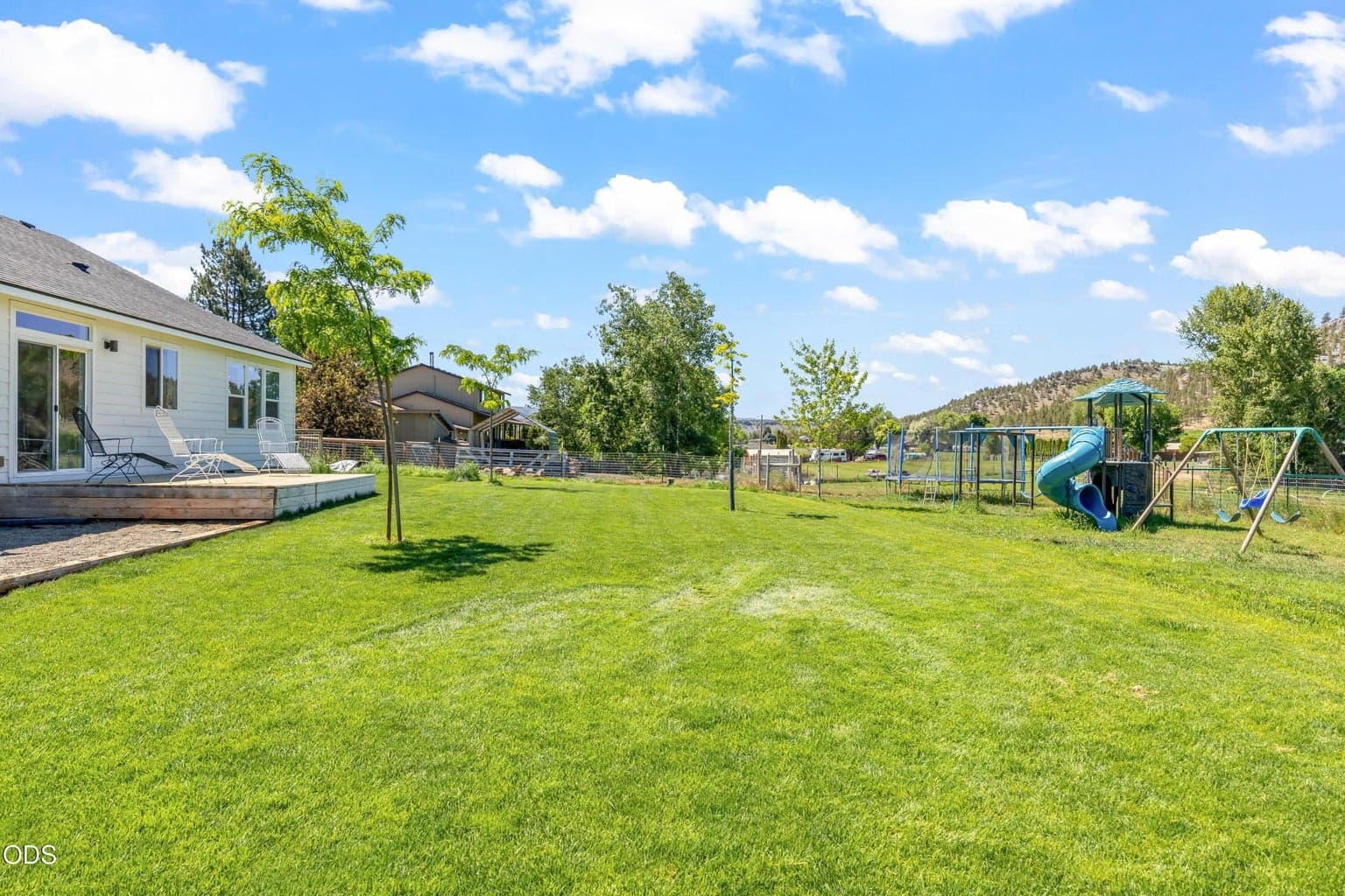 Photo of 2467 NE Sunset View Lane 39 of 42