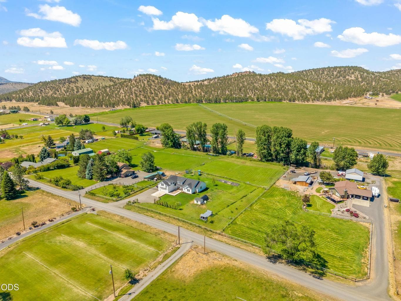 Photo of 2467 NE Sunset View Lane 41 of 42