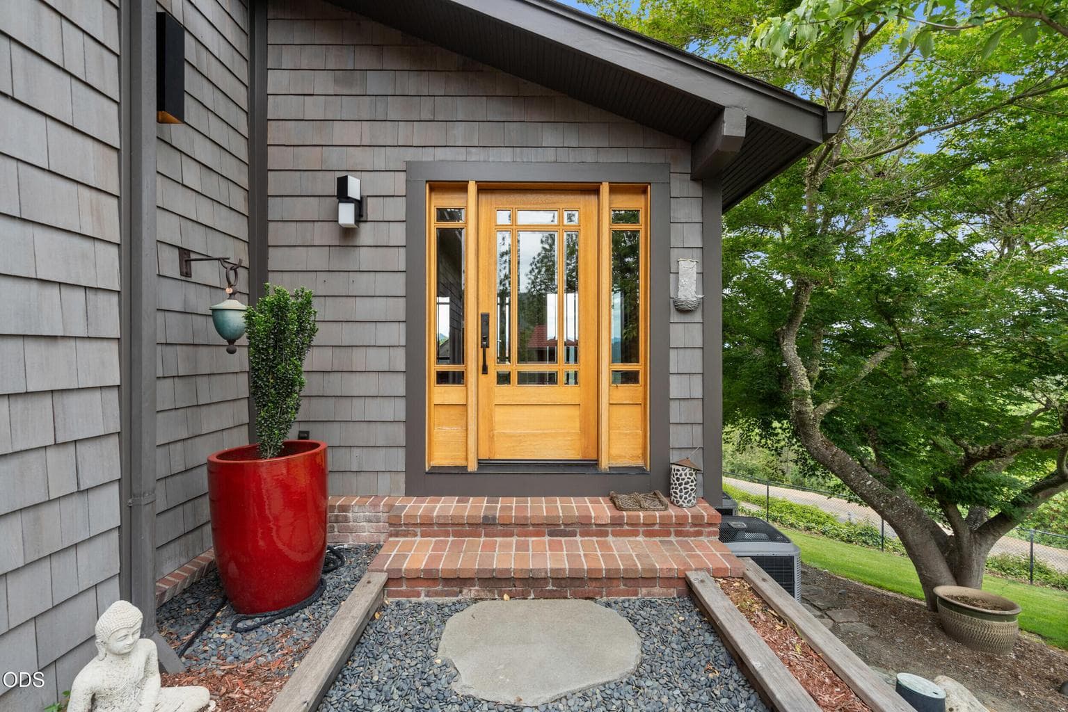 Photo of 928 Woodside 4 of 50