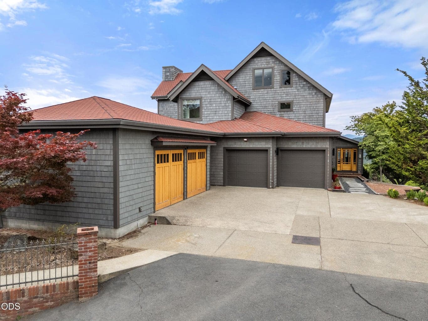 Photo of 928 Woodside 3 of 50