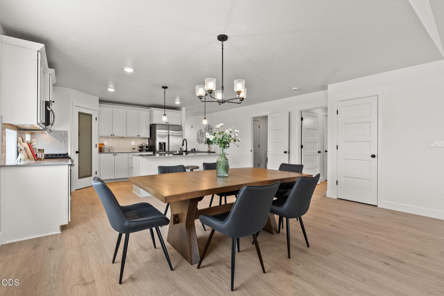Photo of 1623 NE Perspective Drive 12 of 27