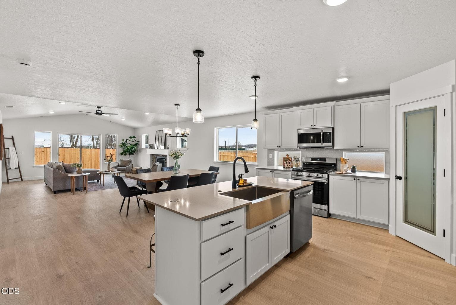 Photo of 1732 NE Hudspeth Road 8 of 29