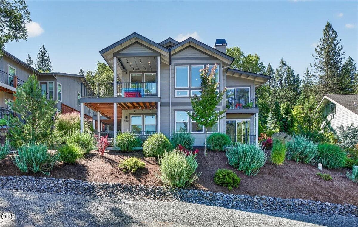 Photo of 1300 Andrews 4 of 53