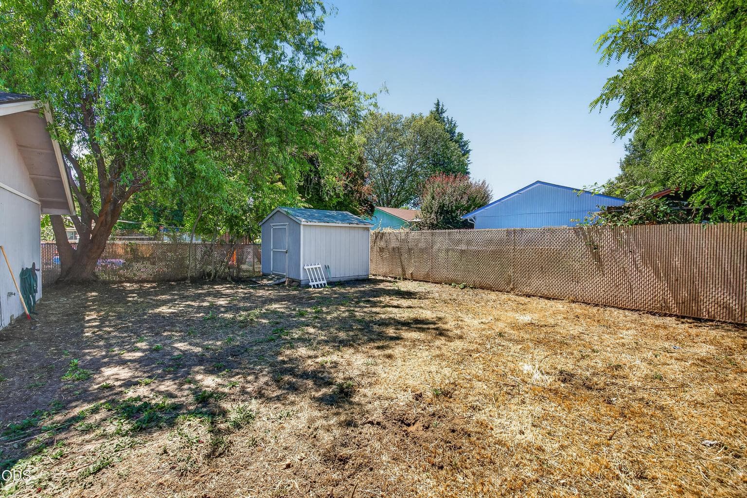 Photo of 1688 Lillian 5 of 23