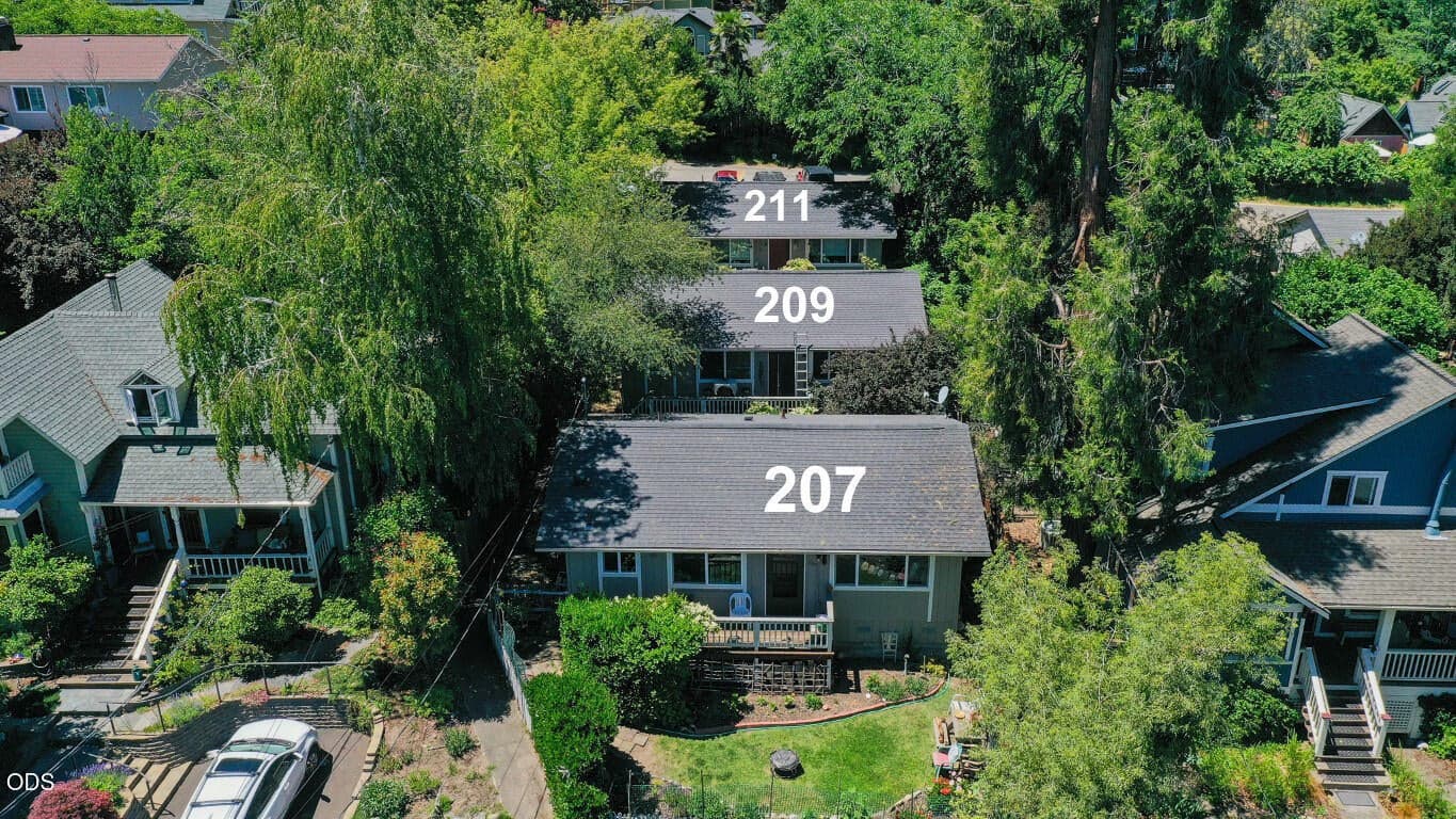 Photo of 207 Gresham 1 of 18