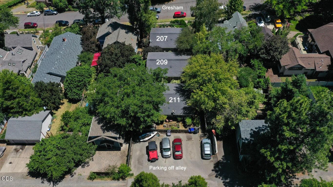 Photo of 207 Gresham 5 of 18