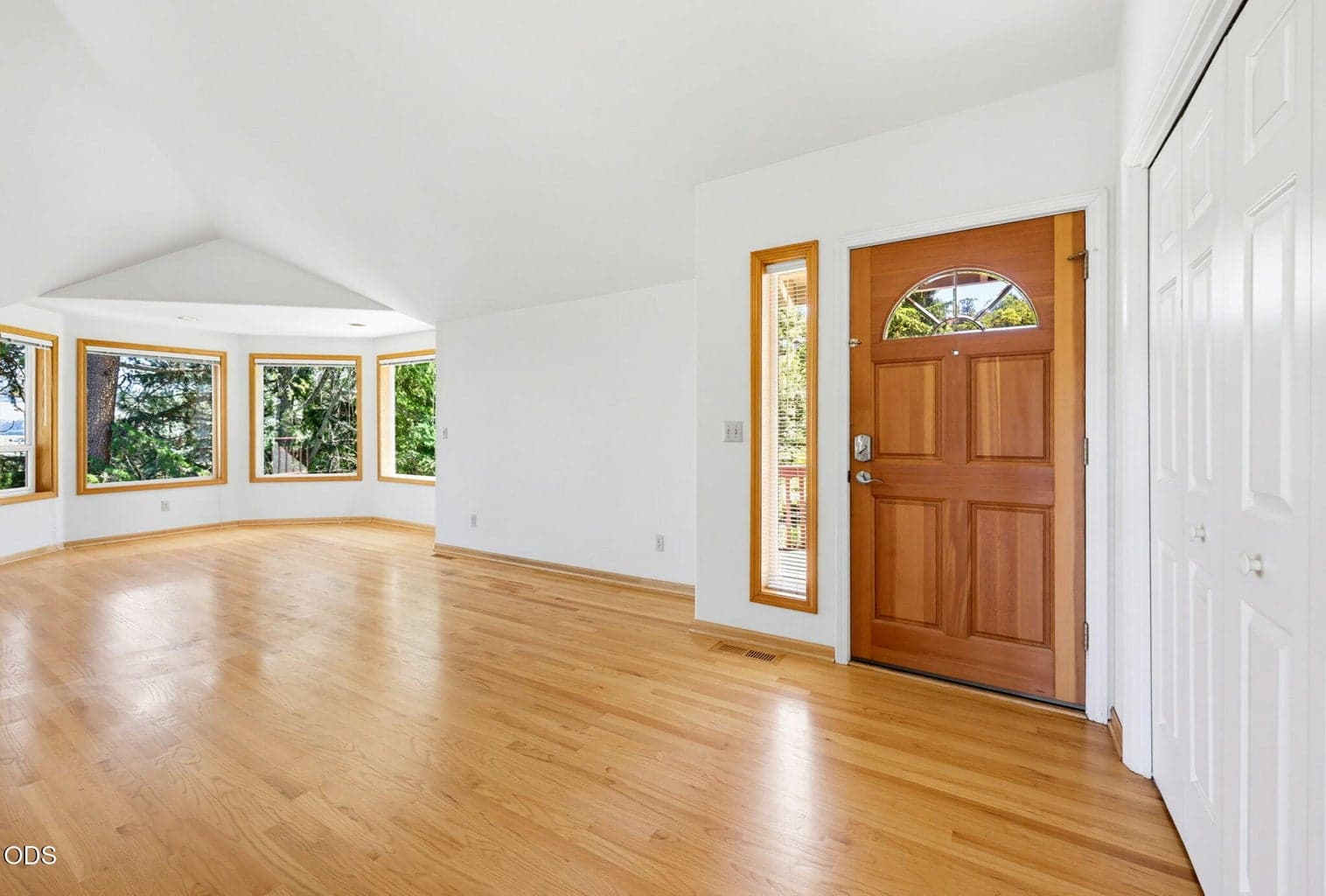 Photo of 457 Walnut 5 of 49