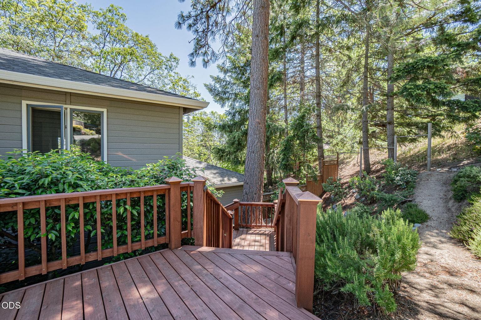 Photo of 590 Taylor 4 of 41