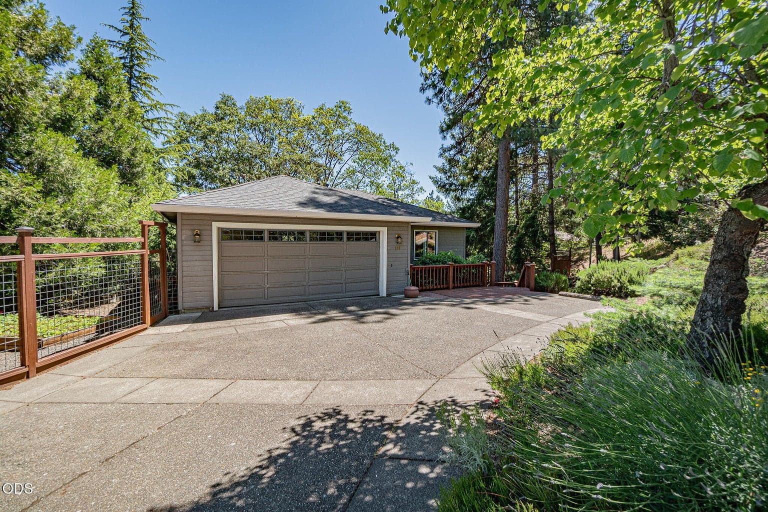 Photo of 590 Taylor 1 of 41