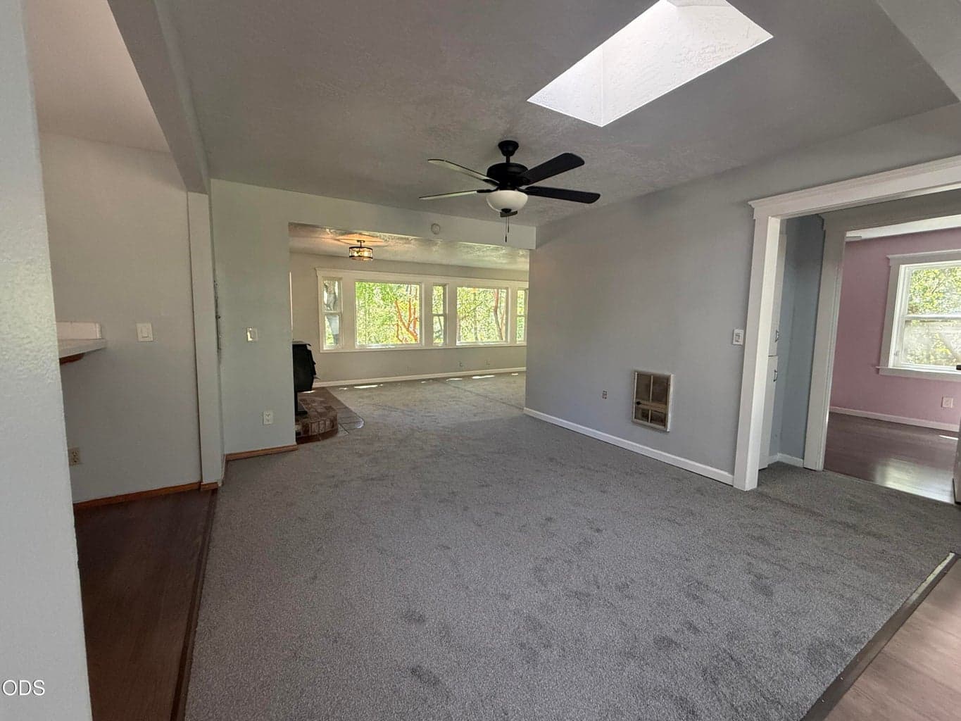 Photo of 1570 Sleepy Hollow 5 of 41
