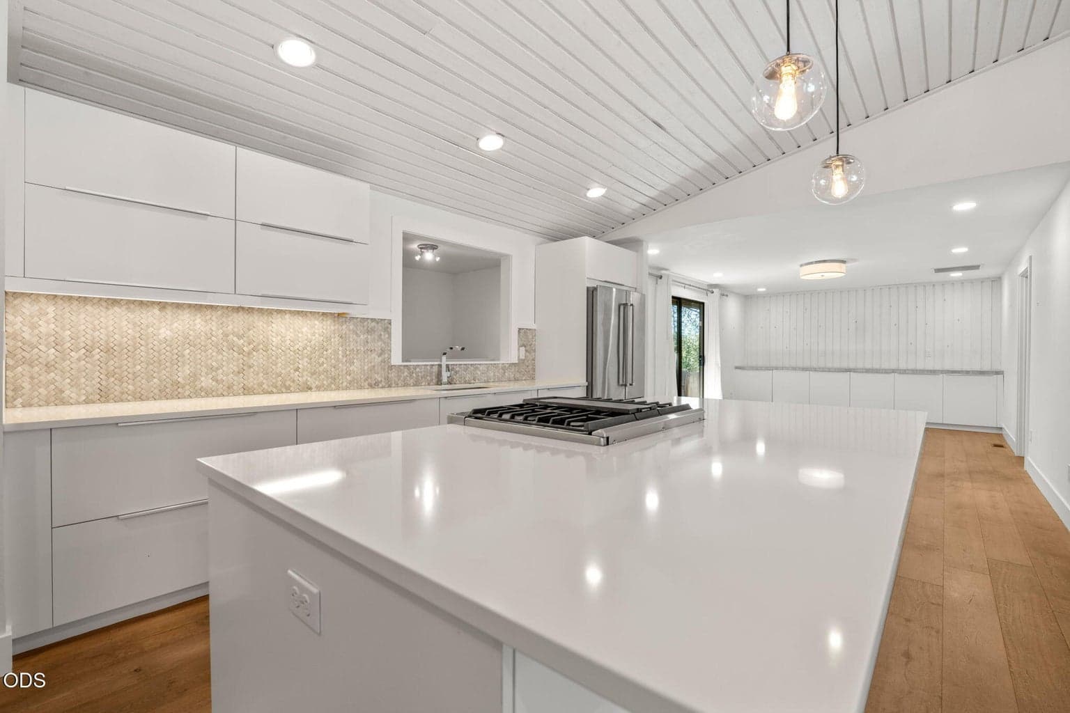 Photo of 2204 NW Marken Street 12 of 45