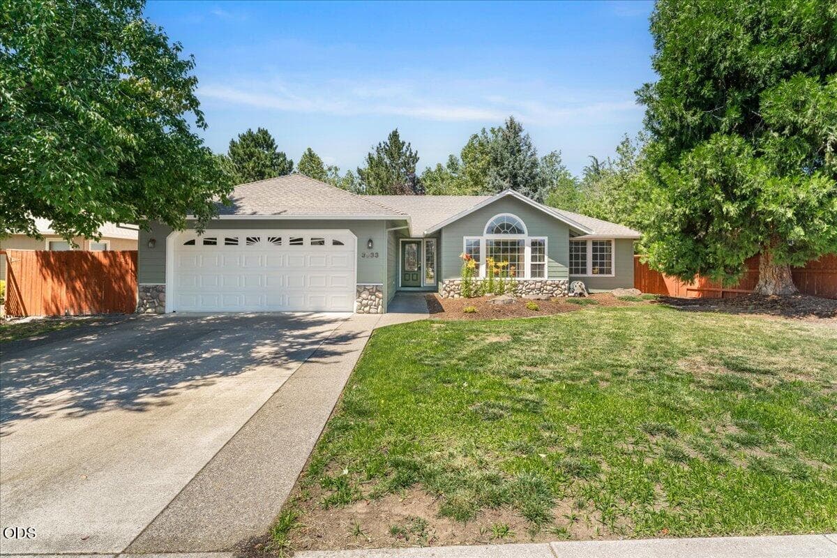 Photo of 3533 Alderwood 2 of 33