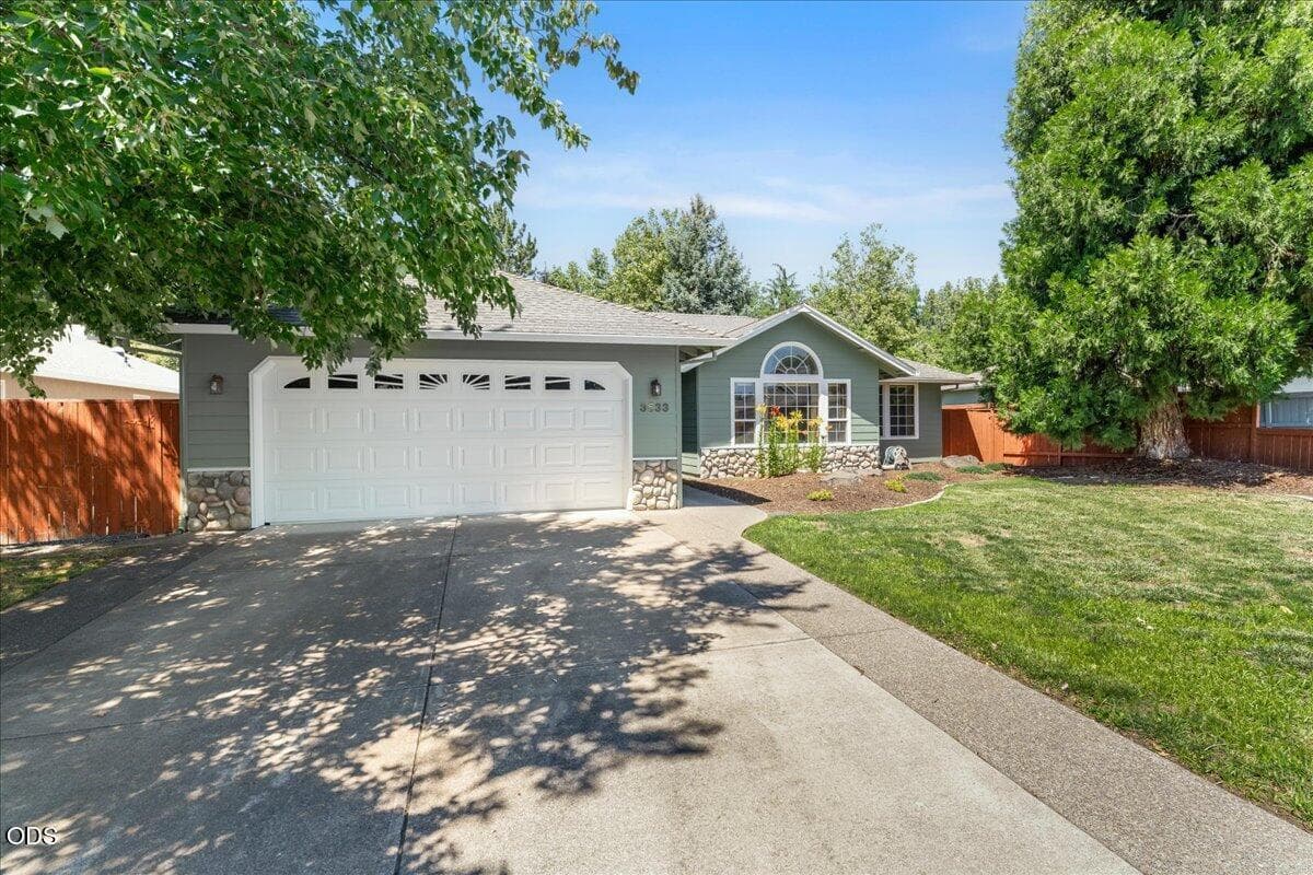 Photo of 3533 Alderwood 1 of 33
