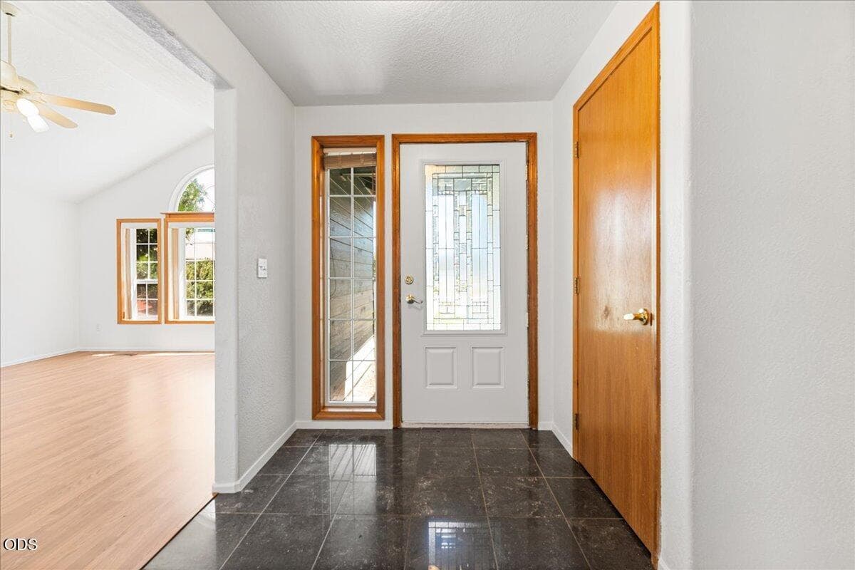 Photo of 3533 Alderwood 4 of 33